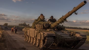 Putin struggles as Ukraine deploys troops along 'inactive front' in border security operation.