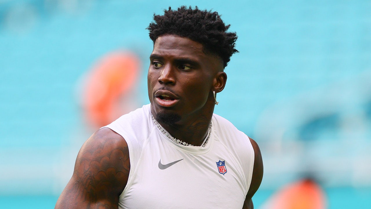 Hours before their game against the Jaguars, Dolphins' Tyreek Hill was ...