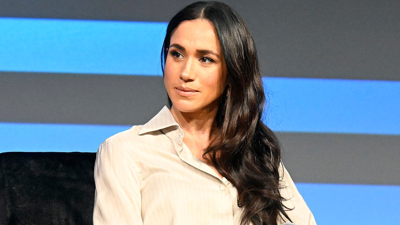 An expert predicts that Meghan Markle's potential return to the UK will not facilitate royal peace negotiations.