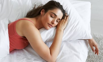 A study has found that extending weekend sleep could decrease the risk of heart disease by 20%.