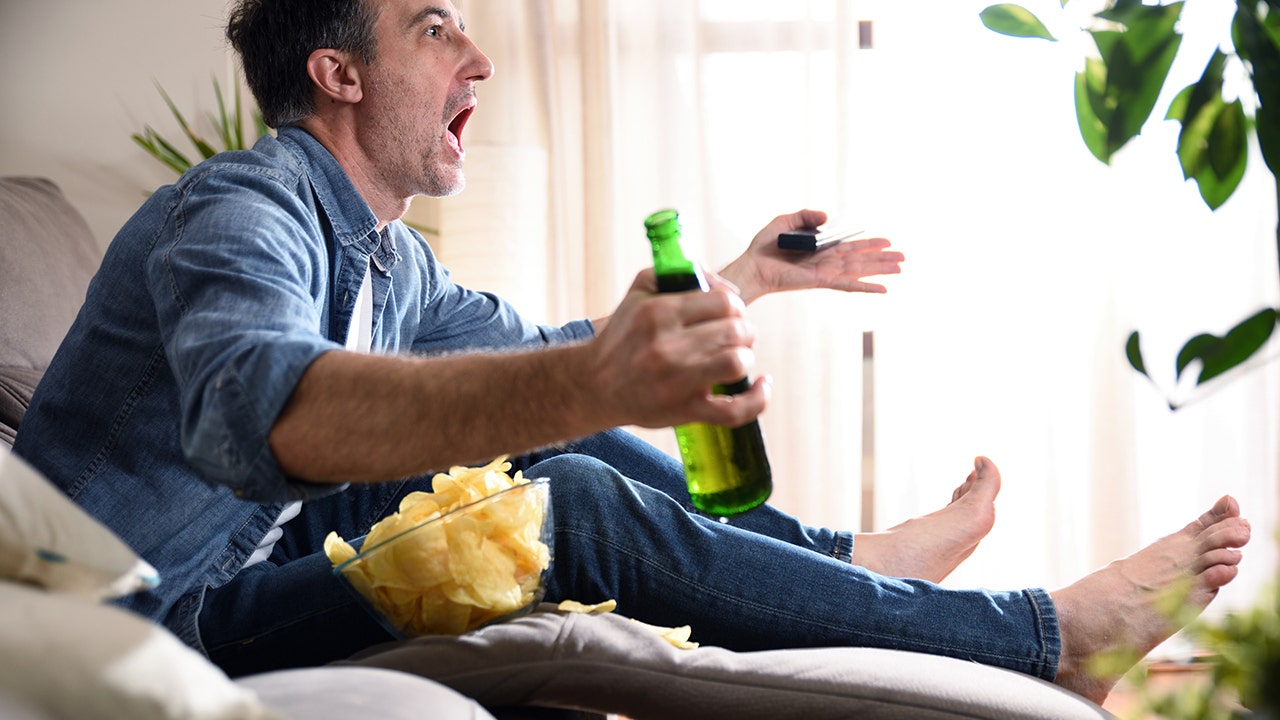 'Say what now?' - Man refuses to give up meat or alcohol for temporary houseguest at his home.