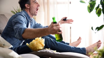 'Say what now?' - Man refuses to give up meat or alcohol for temporary houseguest at his home.