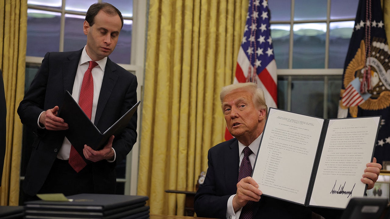 Nearly all Jan. 6 defendants are pardoned by Trump on inauguration day.