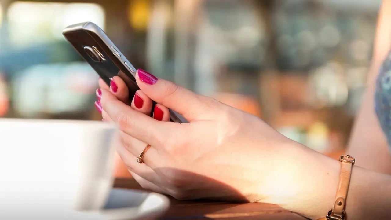 Has your friend's phone number been compromised? Here are the signs to watch out for.