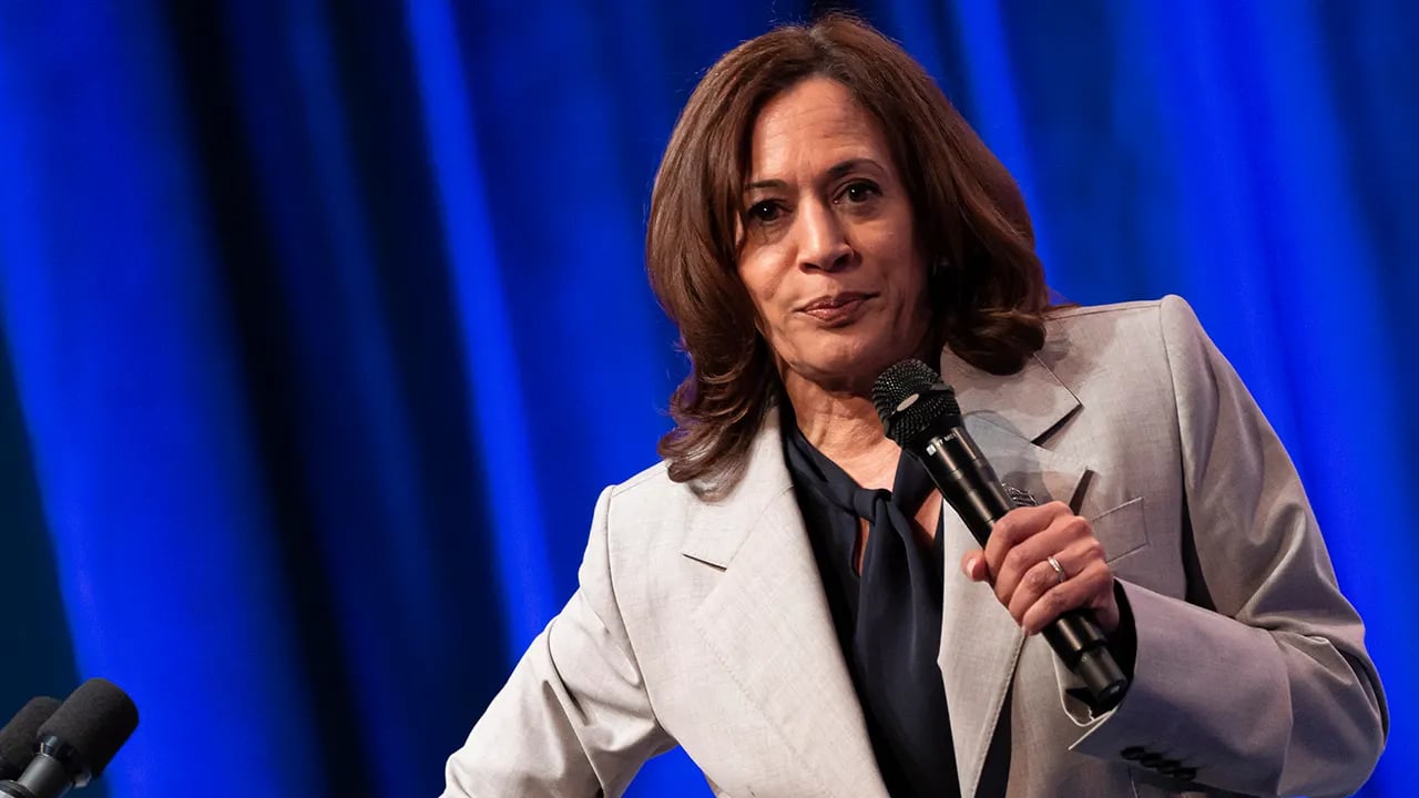 Kamala Harris was criticized for using a repetitive phrase in her speech, prompting the question: "Why does she do this?"