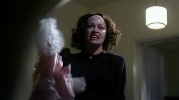 Faye Dunaway 'fought tooth and nail' against the famous 'no more wire hangers' scene in 'Mommie Dearest'.