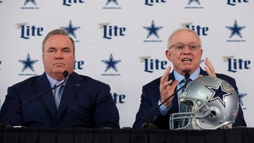 Jerry Jones, owner of the Cowboys, seems open to keeping coach Mike McCarthy: "I don't think that's crazy at all."