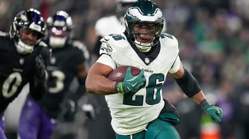 Eagles maintain lead over Ravens thanks to Saquon Barkley's vital touchdown.