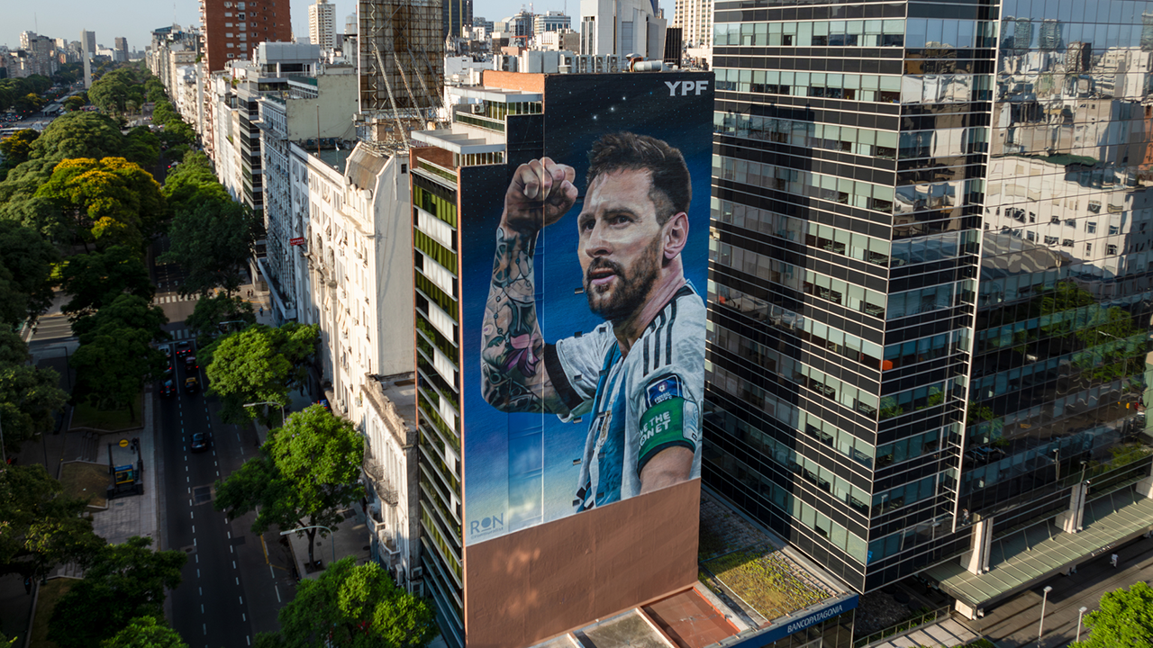 Discover the new Messi collection on Amazon.