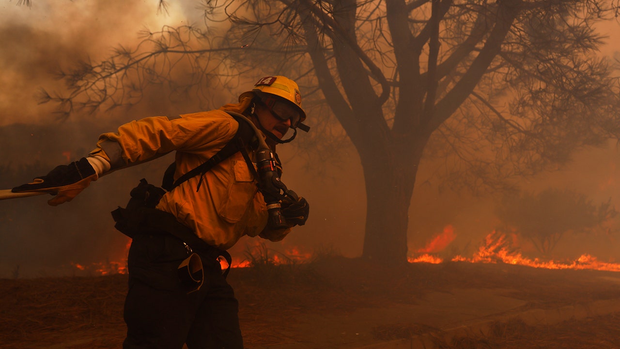 Slideshow: Frantic residents flee due to California wildfires