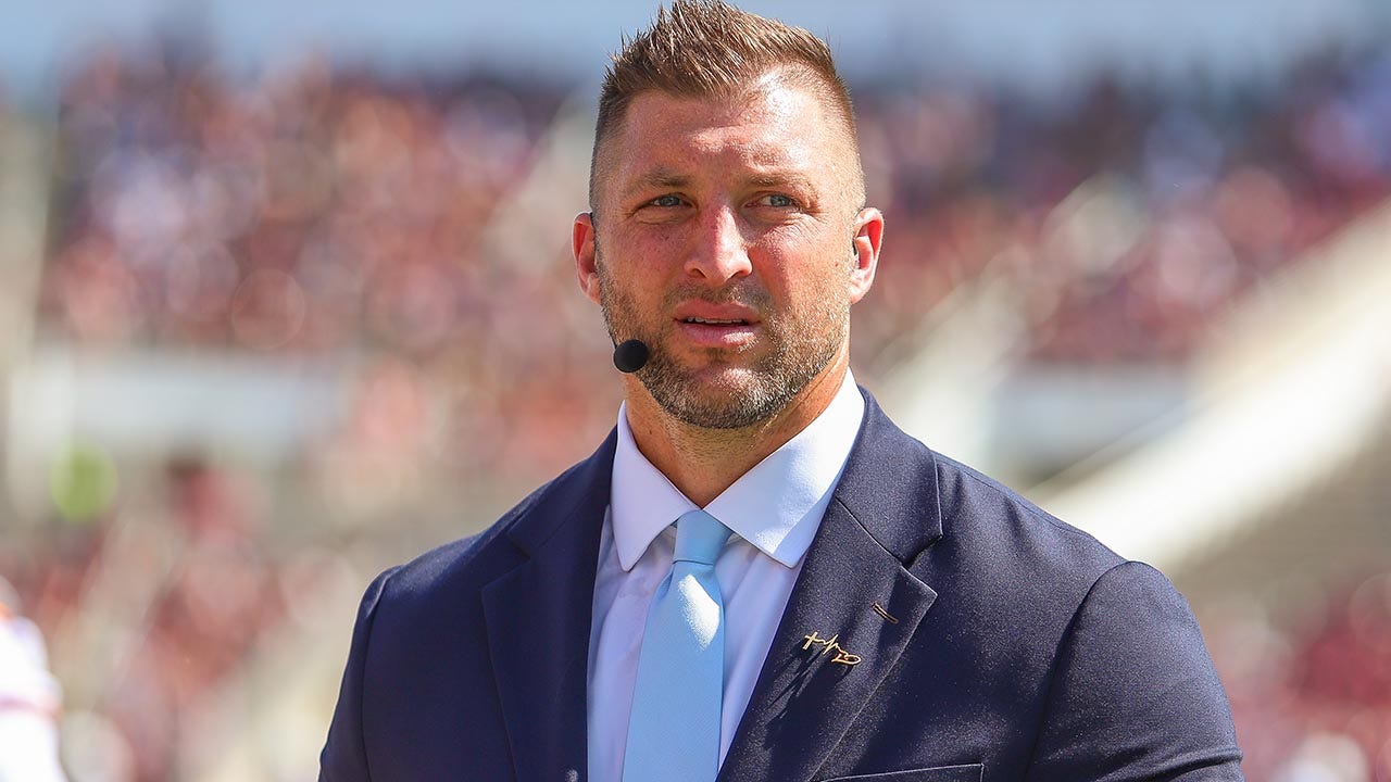 California wildfires: Tim Tebow prays for rain and sends thoughts to locals