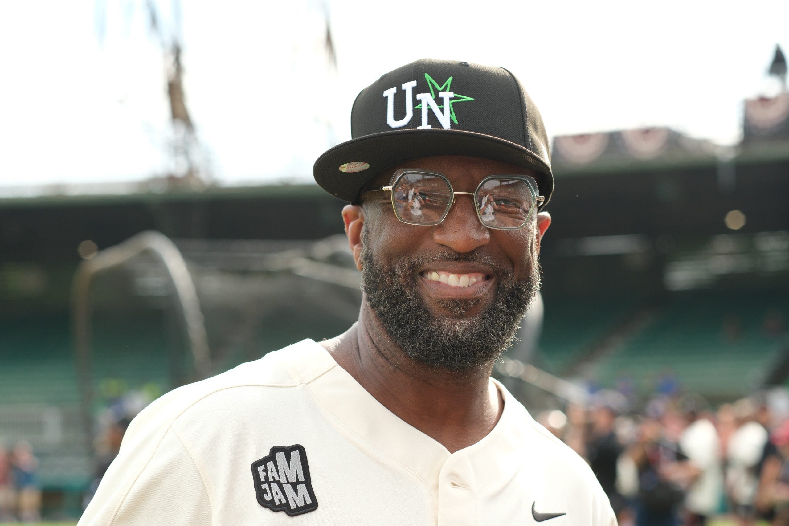 Rickey Smiley and Spanish-language show featured on Harris's radio interviews in Phoenix.