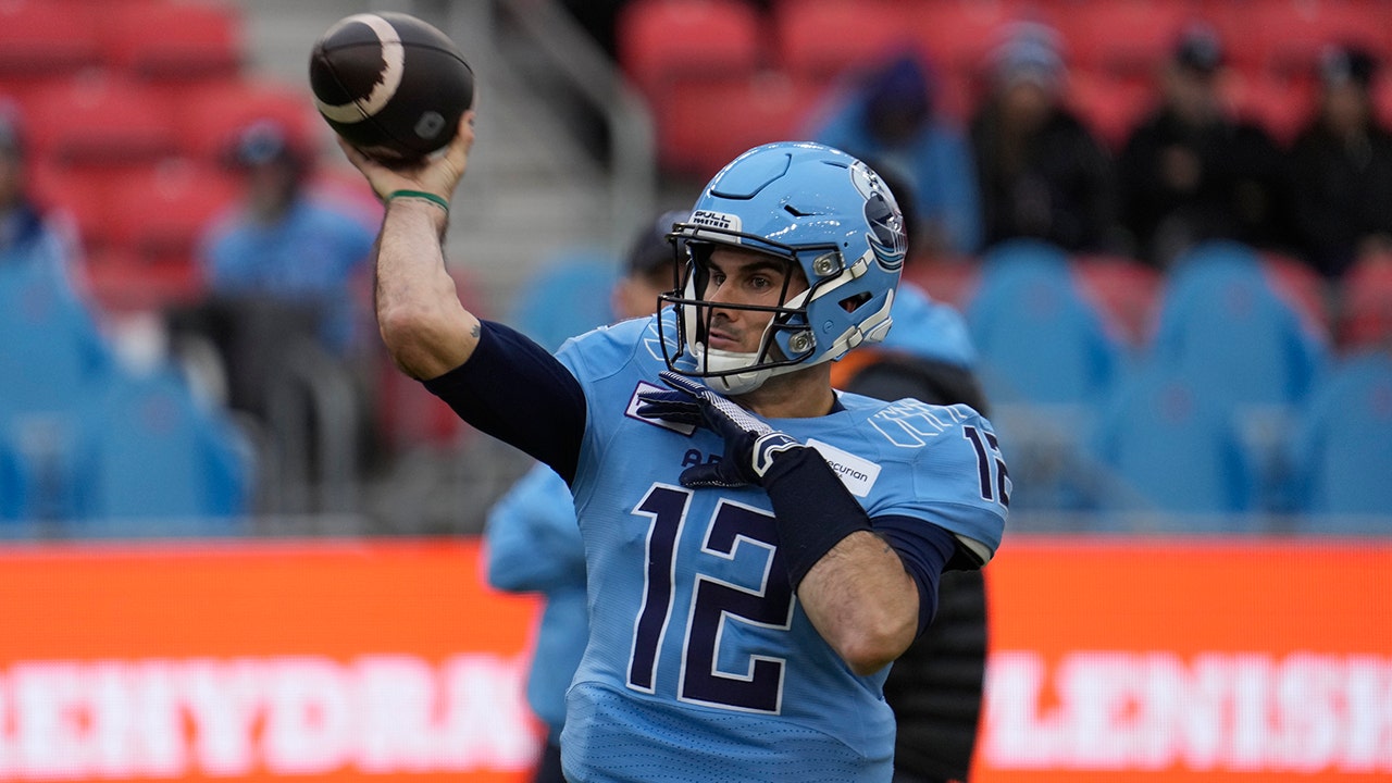 In the CFL playoffs, Chad Kelly, a former NFL quarterback, sustained a gruesome leg injury that his teammates were unable to look at.