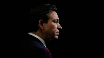 Gov. Ron DeSantis criticizes media for politicizing the Trump response during the fire: "Stay focused on the crisis"