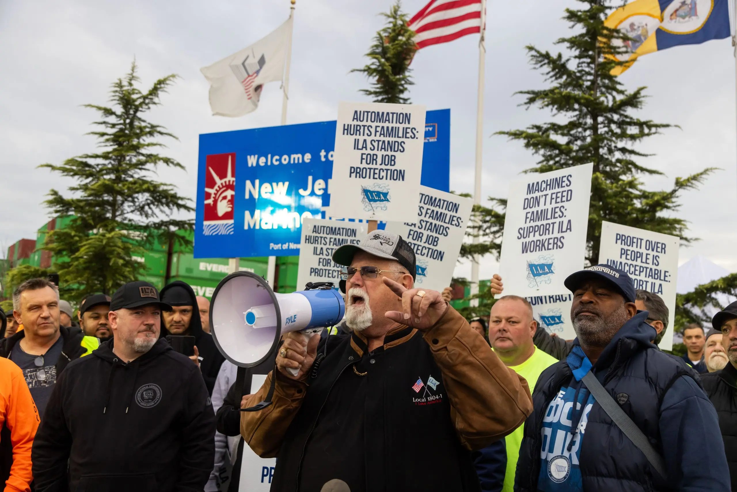 Toilet paper and grocery rush due to TikTok users' port strike fears.